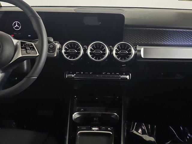 Photo of 2025 Night Black Mercedes-Benz GLB 250