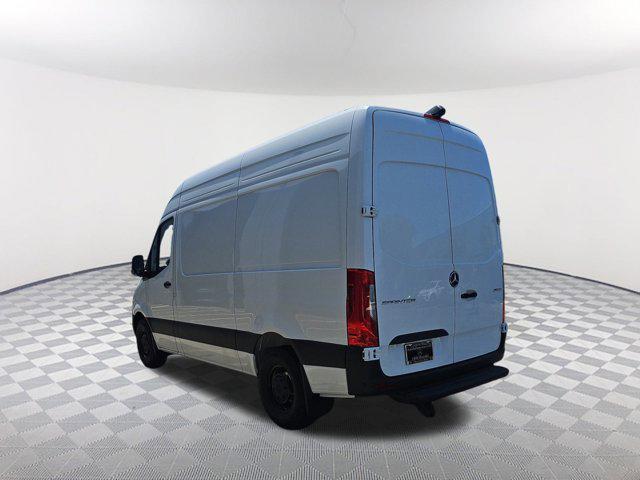 Photo of 2025 Arctic White Mercedes-Benz Sprinter 2500