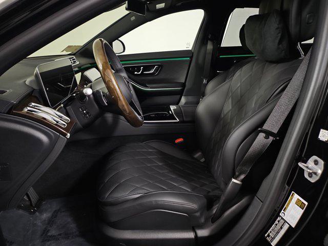 Photo of 2024 Black Mercedes-Benz S-Class
