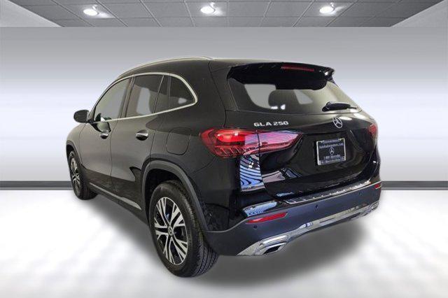 Photo of 2025 Night Black Mercedes-Benz GLA 250