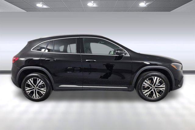 Photo of 2025 Night Black Mercedes-Benz GLA 250