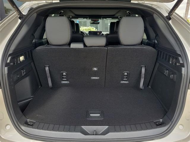 Photo of 2025 Platinum Mazda CX-90 PHEV