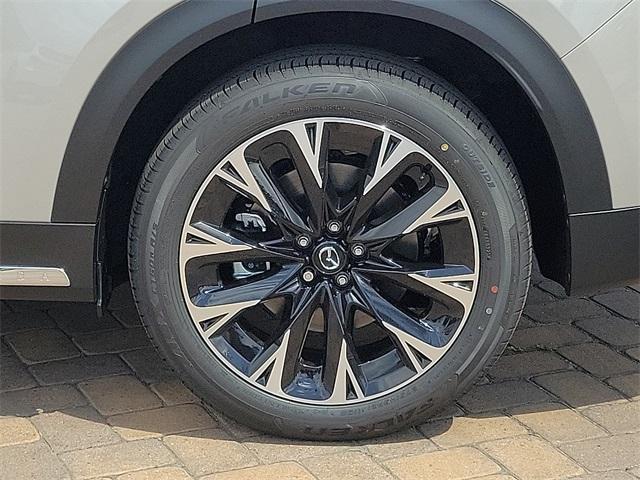 Photo of 2025 Platinum Mazda CX-90 PHEV