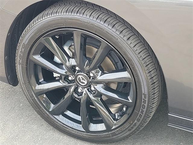 Photo of 2022 Machine Gray Metallic Mazda Mazda3