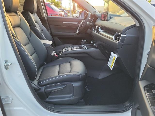 Photo of 2025 Rhodium White Metallic Mazda CX-5