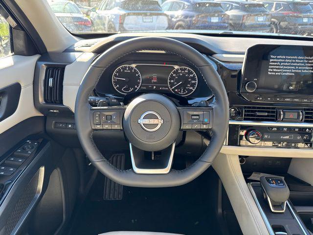 Photo of 2025 Super Black Nissan Pathfinder