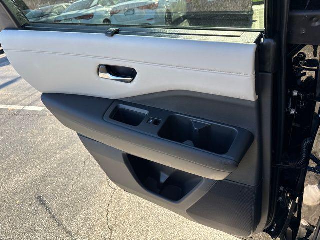 Photo of 2025 Super Black Nissan Pathfinder