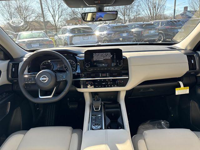 Photo of 2025 Super Black Nissan Pathfinder