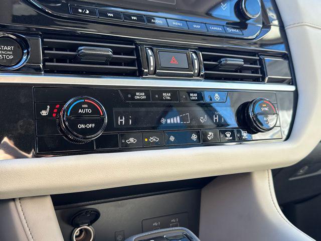 Photo of 2025 Super Black Nissan Pathfinder