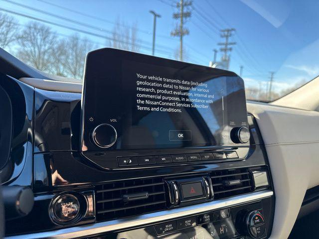 Photo of 2025 Super Black Nissan Pathfinder