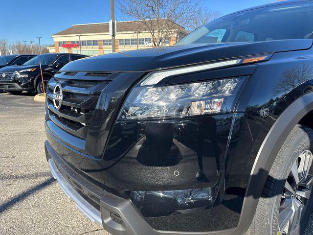 Photo of 2025 Super Black Nissan Pathfinder