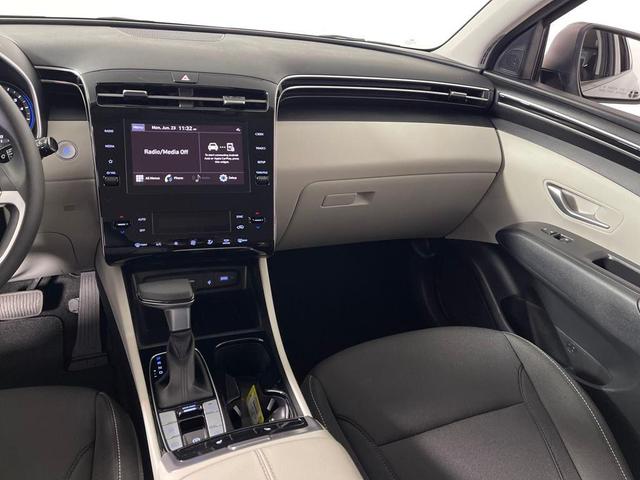 Photo of 2024 Black Pearl Hyundai TUCSON