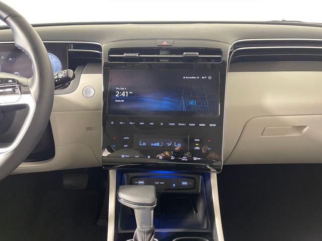 Photo of 2024 Shimmering Silver Hyundai TUCSON