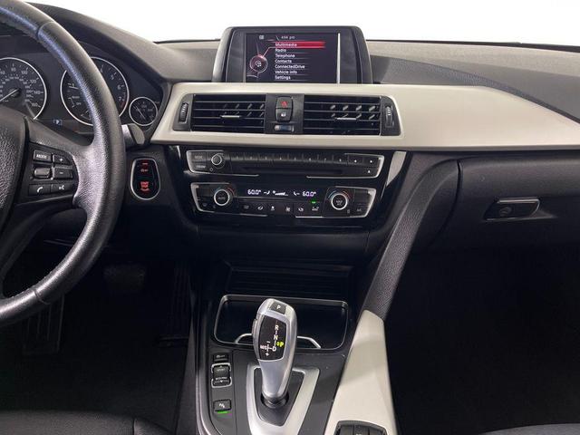 Photo of 2017 Alpine White BMW 320