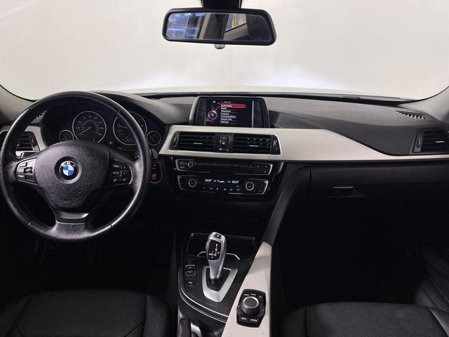 Photo of 2017 Alpine White BMW 320
