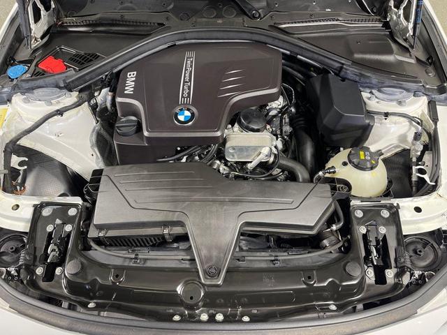 Photo of 2017 Alpine White BMW 320