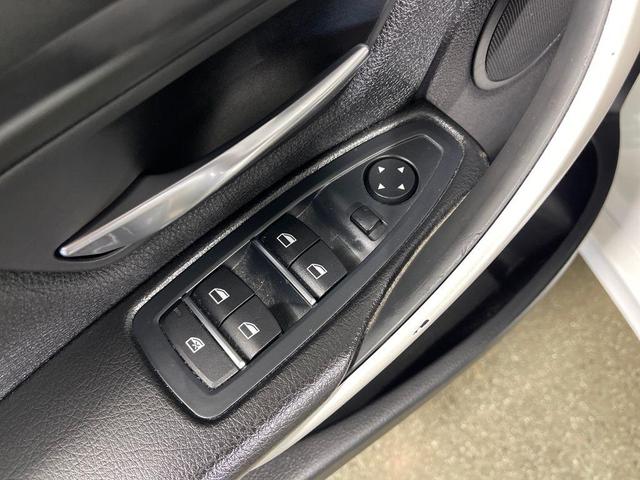 Photo of 2017 Alpine White BMW 320