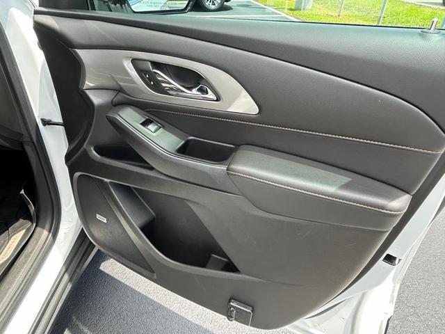 Photo of 2020 Summit White Chevrolet Traverse