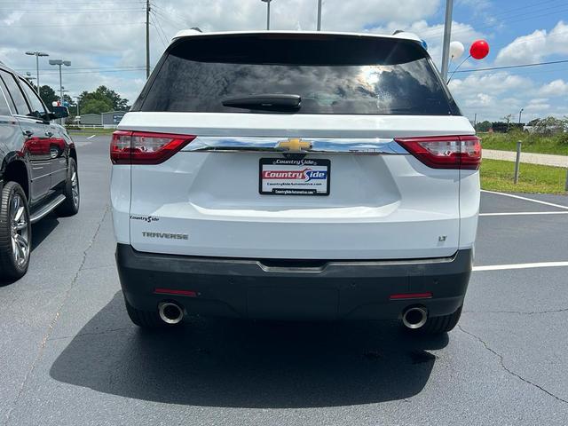 Photo of 2020 Summit White Chevrolet Traverse