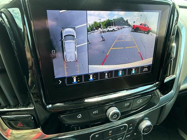 Photo of 2020 Summit White Chevrolet Traverse
