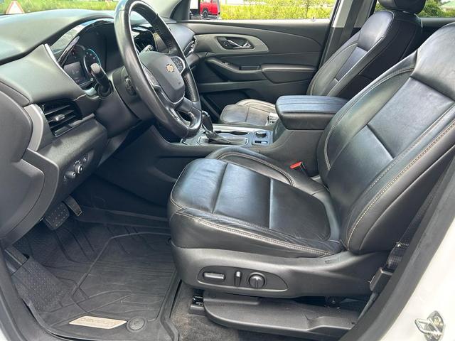 Photo of 2020 Summit White Chevrolet Traverse