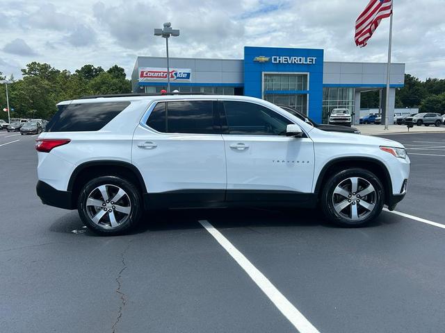Photo of 2020 Summit White Chevrolet Traverse