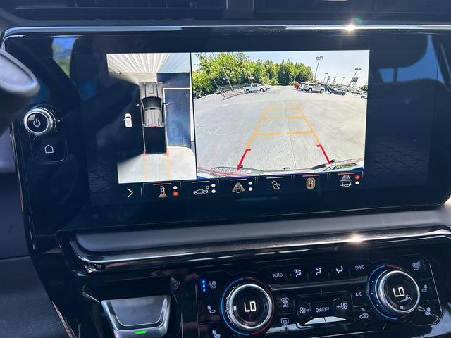 Photo of 2024 Summit White GMC Sierra 2500