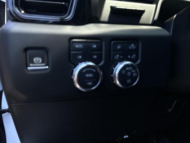 Photo of 2024 Summit White GMC Sierra 2500