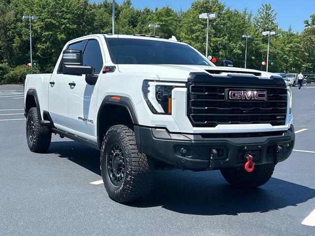 Photo of 2024 Summit White GMC Sierra 2500