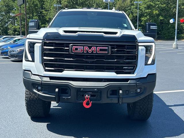 Photo of 2024 Summit White GMC Sierra 2500
