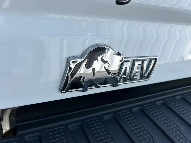 Photo of 2024 Summit White GMC Sierra 2500