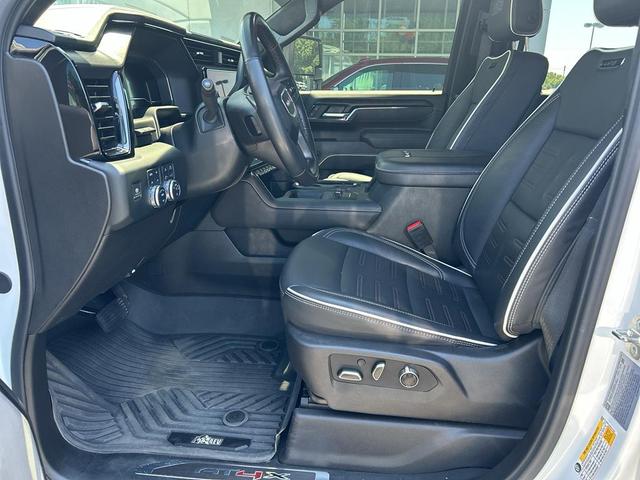 Photo of 2024 Summit White GMC Sierra 2500