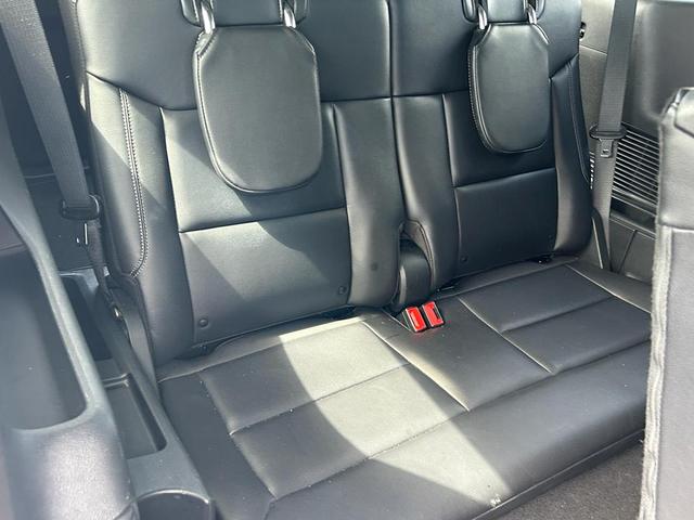 Photo of 2023 Oxford White Ford Explorer