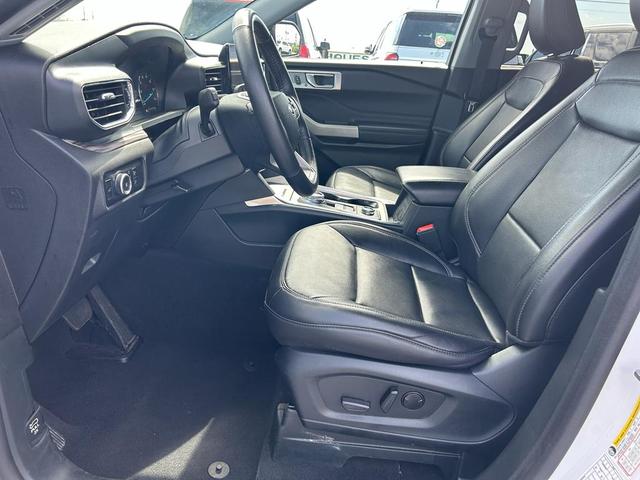 Photo of 2023 Oxford White Ford Explorer