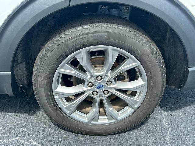 Photo of 2023 Oxford White Ford Explorer