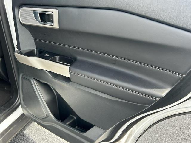 Photo of 2023 Oxford White Ford Explorer