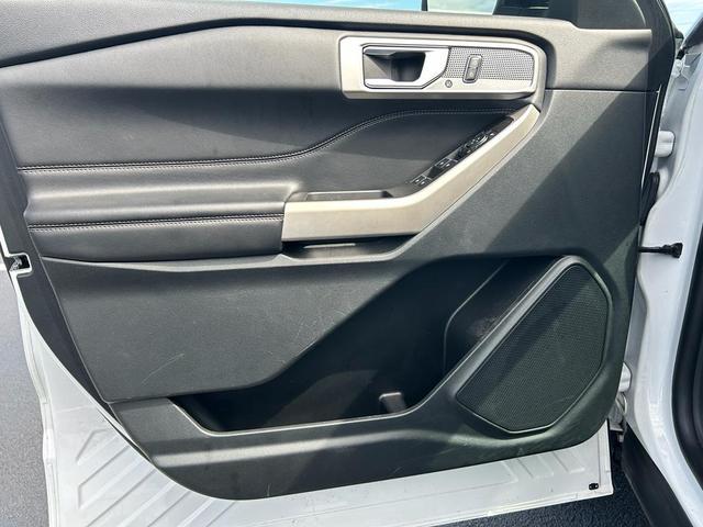 Photo of 2023 Oxford White Ford Explorer