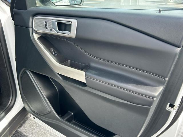 Photo of 2023 Oxford White Ford Explorer