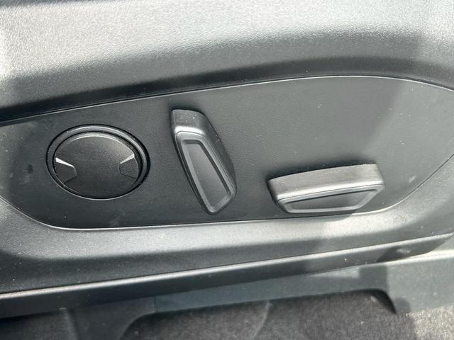 Photo of 2023 Oxford White Ford Explorer