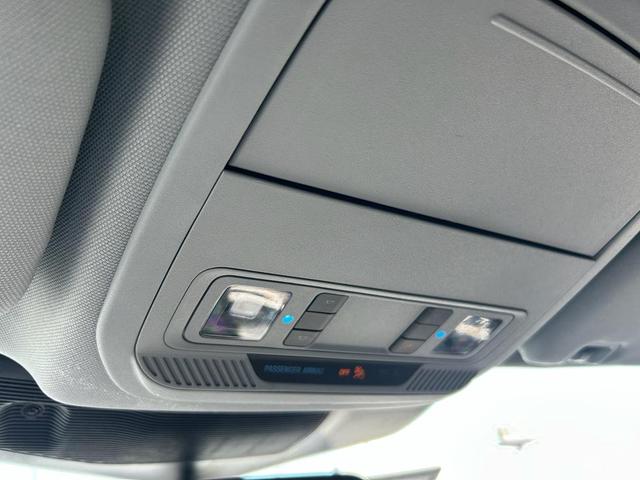 Photo of 2023 Oxford White Ford Explorer