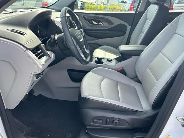 Photo of 2023 Summit White GMC Terrain