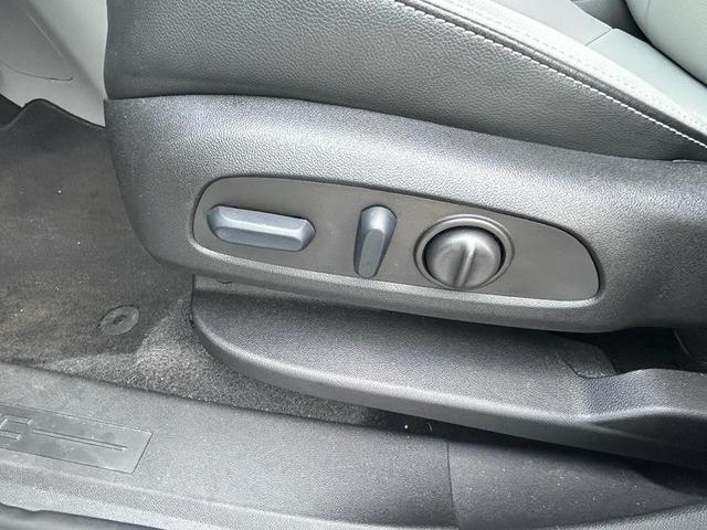 Photo of 2023 Summit White GMC Terrain