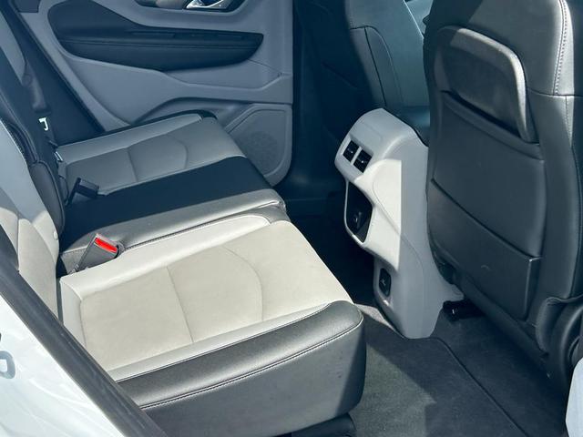 Photo of 2023 Summit White GMC Terrain
