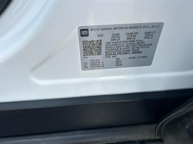 Photo of 2023 Summit White GMC Terrain