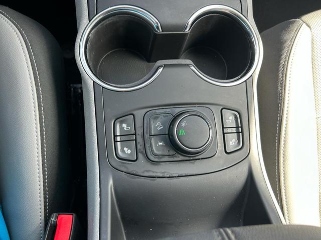 Photo of 2023 Summit White GMC Terrain