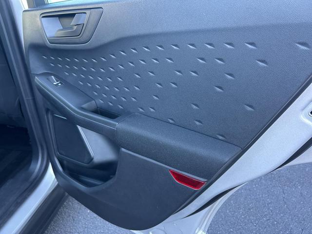 Photo of 2020 Ingot Silver Ford Escape