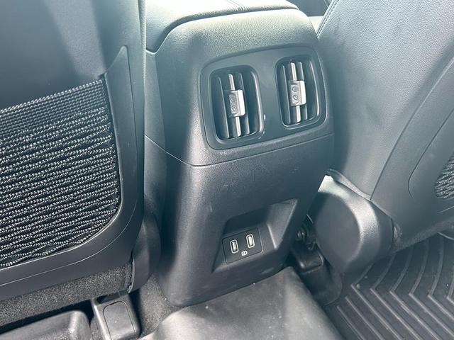 Photo of 2023 Shimmering Silver Metallic Hyundai TUCSON
