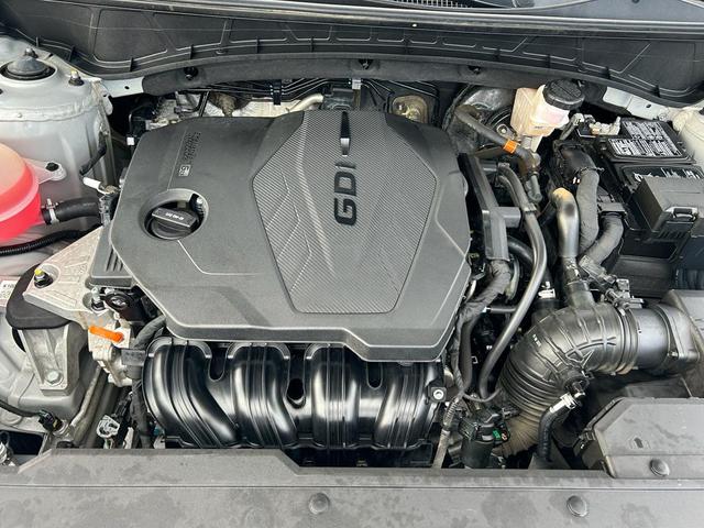 Photo of 2023 Shimmering Silver Metallic Hyundai TUCSON