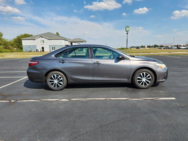 Photo of 2015 Gray Toyota Camry