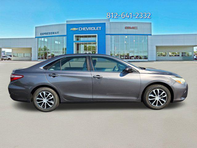 Photo of 2015 Gray Toyota Camry